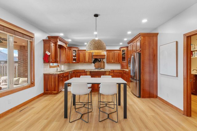 3194 W Knob Hill Street, Springfield, MO 65810