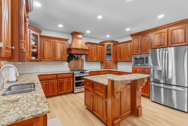 3194 W Knob Hill Street, Springfield, MO 65810