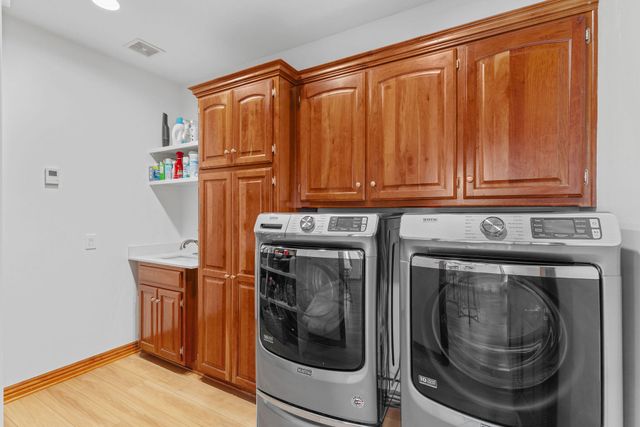 3194 W Knob Hill Street, Springfield, MO 65810