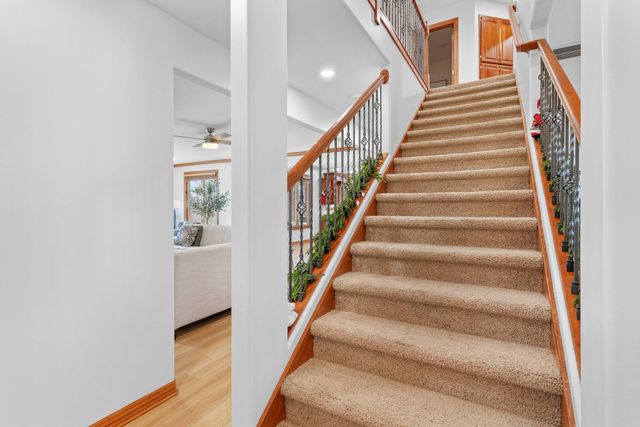 3194 W Knob Hill Street, Springfield, MO 65810