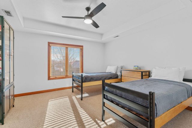 3194 W Knob Hill Street, Springfield, MO 65810