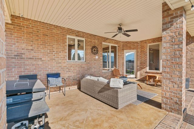 3194 W Knob Hill Street, Springfield, MO 65810