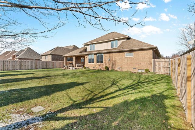 3194 W Knob Hill Street, Springfield, MO 65810