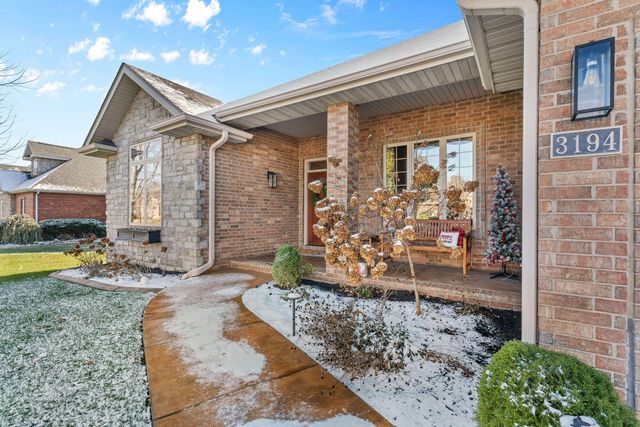 3194 W Knob Hill Street, Springfield, MO 65810
