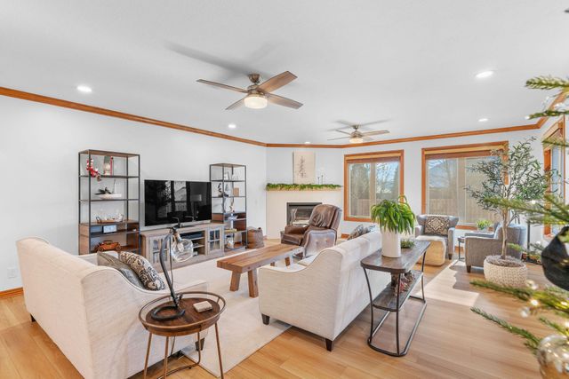 3194 W Knob Hill Street, Springfield, MO 65810