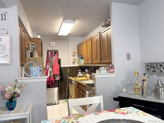 315 W 232nd Street 2M, Bronx, NY 10463
