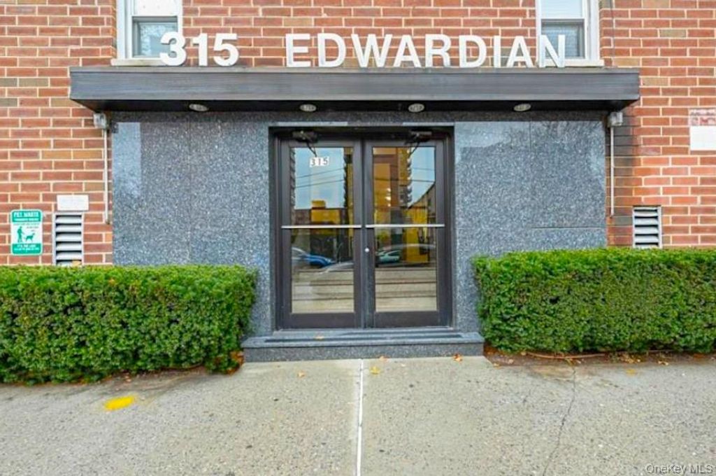 315 W 232nd Street 2M, Bronx, NY 10463 — photo 2