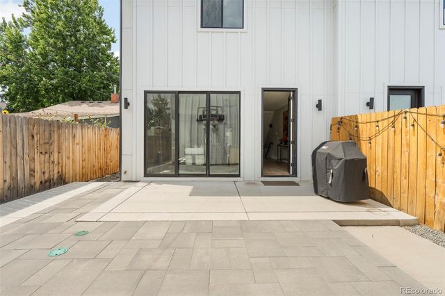 2702 S Bannock Street, Englewood, CO 80110
