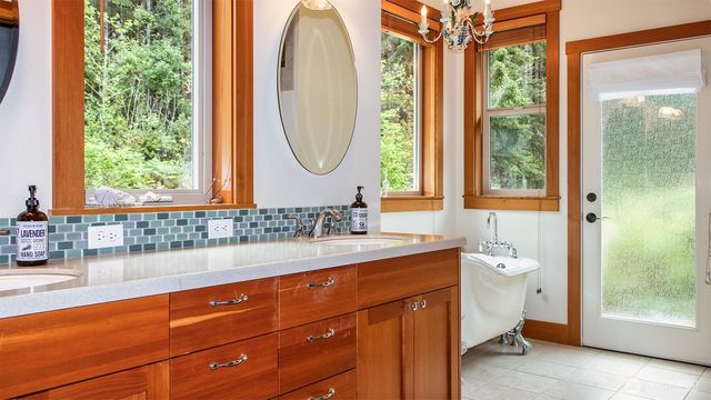 157 S Edwards Road, Port Townsend, WA 98368