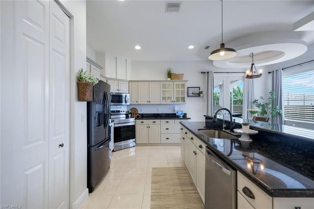 1130 NW 14th TER, Cape Coral, FL 33993