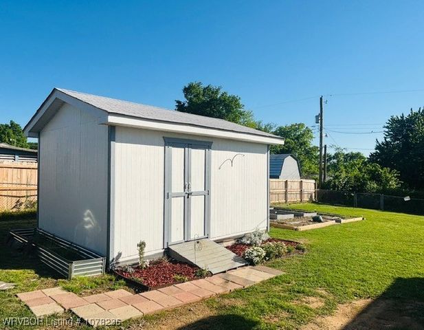 404 Loy Avenue, Arkoma, OK 74901