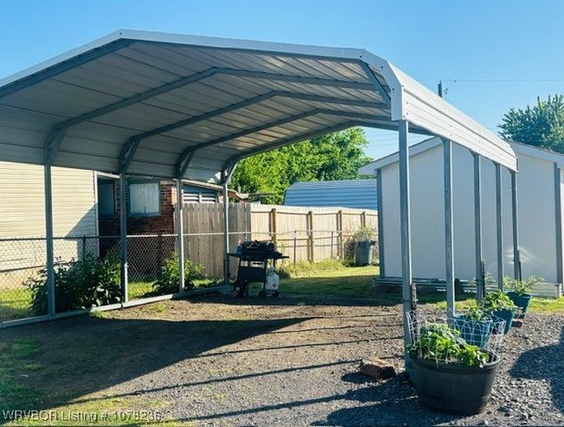 404 Loy Avenue, Arkoma, OK 74901