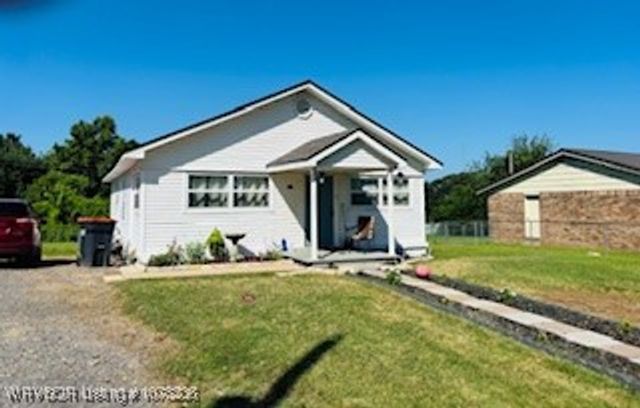 404 Loy Avenue, Arkoma, OK 74901