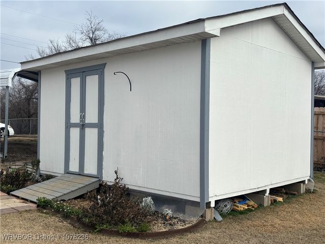 404 Loy Avenue, Arkoma, OK 74901