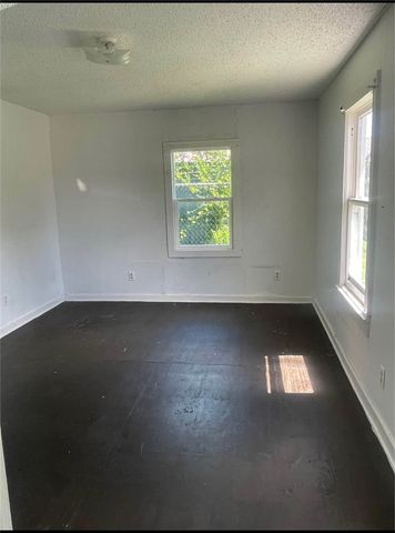 602 E 4th St, Alice, TX 78332