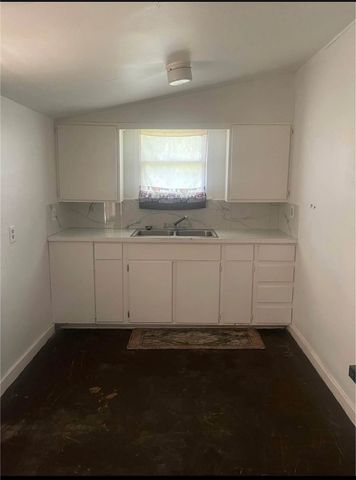 602 E 4th St, Alice, TX 78332