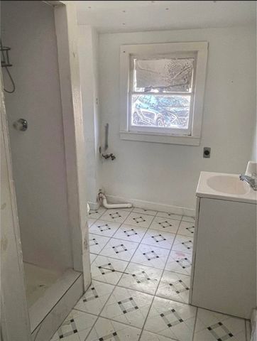 602 E 4th St, Alice, TX 78332