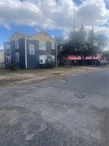 602 E 4th St, Alice, TX 78332