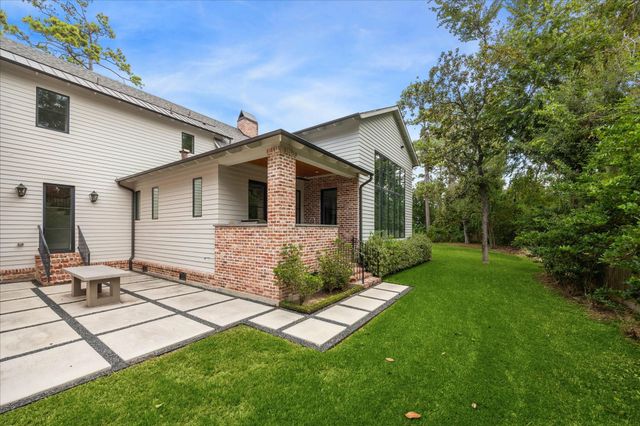 7 Hedwig Shadows Drive, Houston, TX 77024