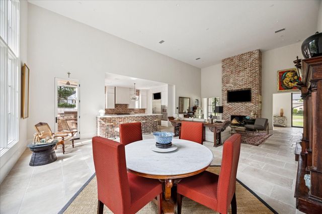 7 Hedwig Shadows Drive, Houston, TX 77024