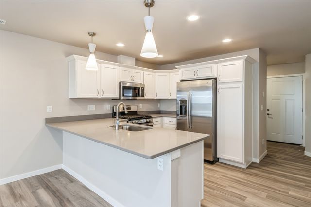 7023 Harlan Eddy Drive SW, Cedar Rapids, IA 52404