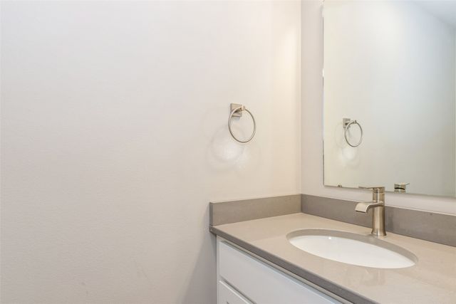 7023 Harlan Eddy Drive SW, Cedar Rapids, IA 52404