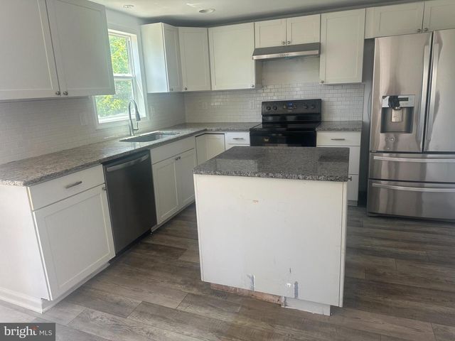 211 SANDY RIDGE RD, Fredericksburg, VA 22405