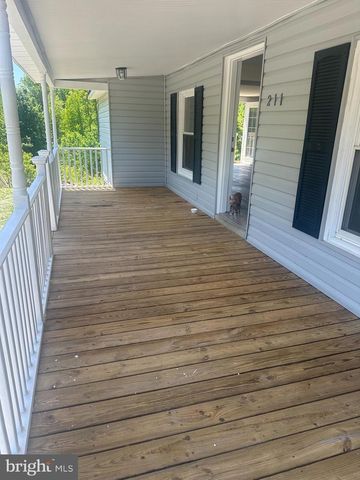 211 SANDY RIDGE RD, Fredericksburg, VA 22405
