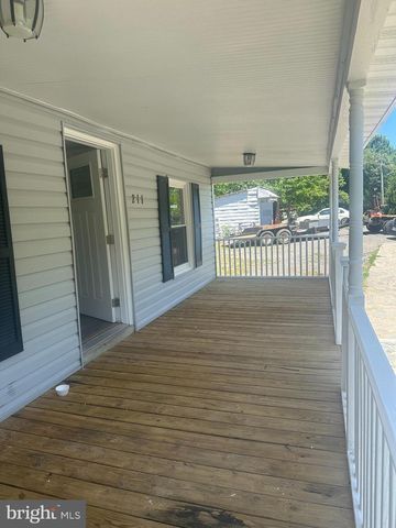 211 SANDY RIDGE RD, Fredericksburg, VA 22405