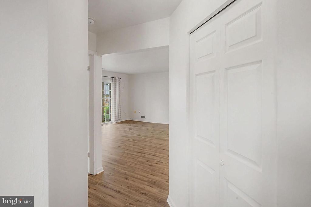 702 E PARKER ST, LANGHORNE, PA 19047 — photo 4
