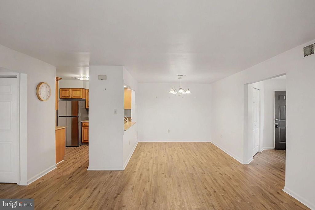 702 E PARKER ST, LANGHORNE, PA 19047 — photo 5