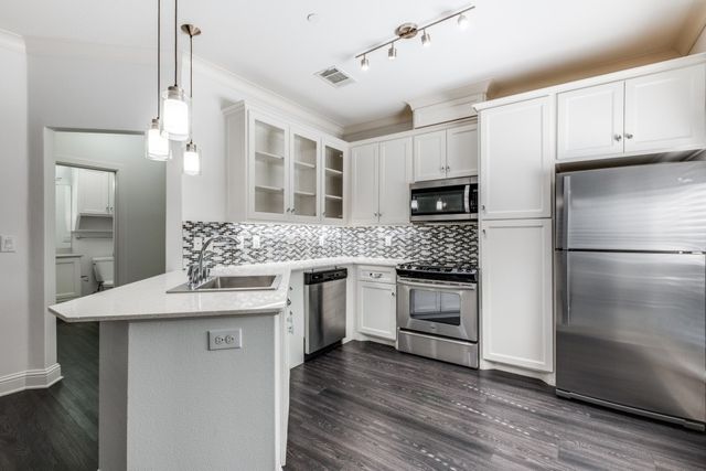 4501 Druid Lane 2105, Dallas, TX 75205