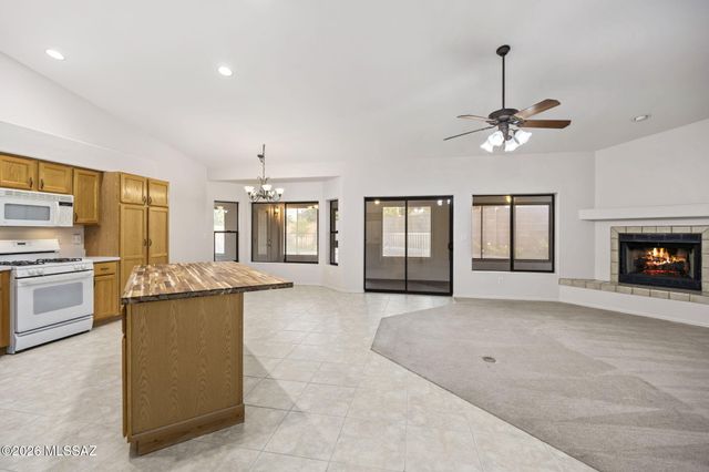 1638 N Debra Sue Place, Tucson, AZ 85715