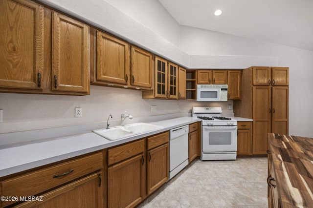 1638 N Debra Sue Place, Tucson, AZ 85715