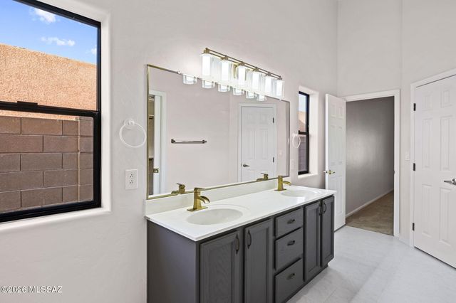 1638 N Debra Sue Place, Tucson, AZ 85715