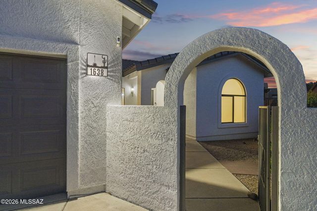 1638 N Debra Sue Place, Tucson, AZ 85715