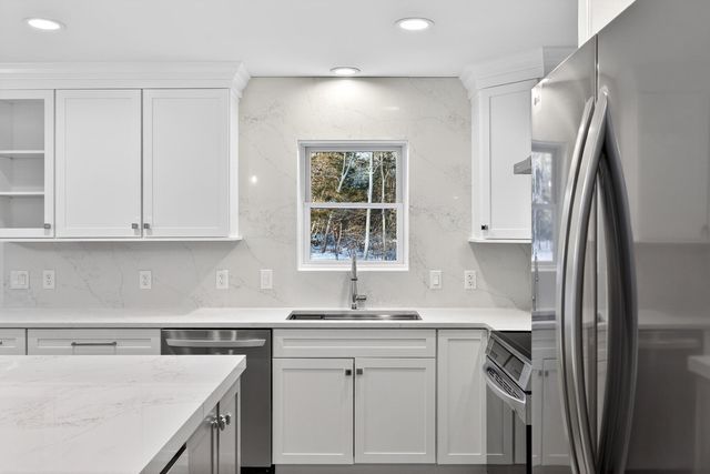 68 Hilltop Drive, Marstons Mills, MA 02648