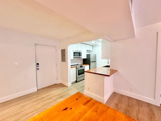 470 NW 20th Street 212, Boca Raton, FL 33431