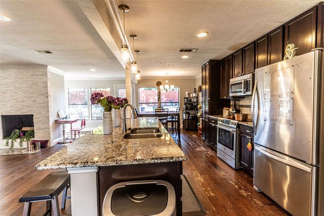 2888 Reedcroft Drive, Farmers Branch, TX 75234