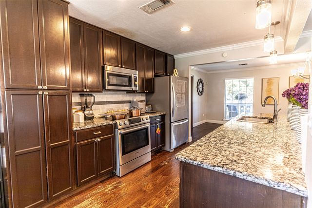 2888 Reedcroft Drive, Farmers Branch, TX 75234