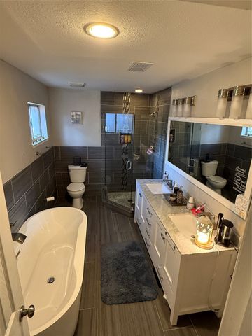 2888 Reedcroft Drive, Farmers Branch, TX 75234