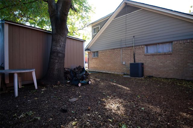 2888 Reedcroft Drive, Farmers Branch, TX 75234