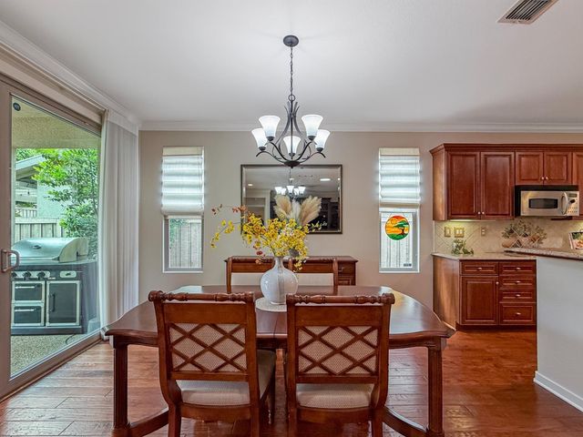 297 Sawmill Ln, Lincoln, CA 95648