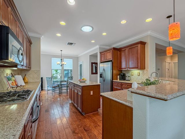 297 Sawmill Ln, Lincoln, CA 95648