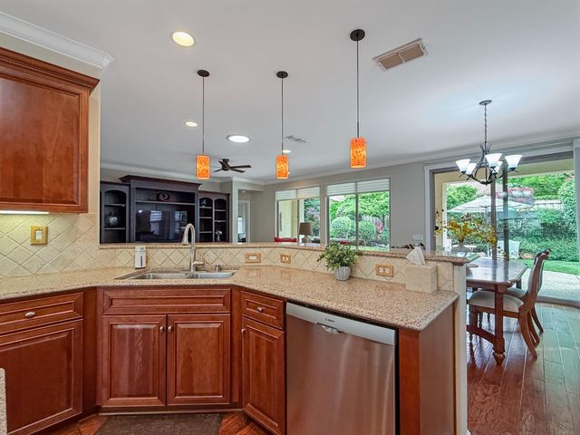 297 Sawmill Ln, Lincoln, CA 95648