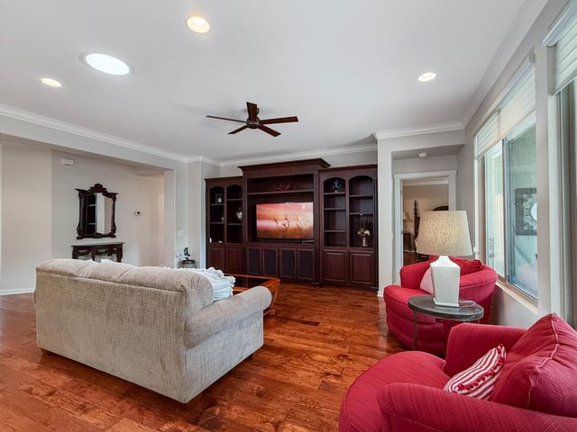 297 Sawmill Ln, Lincoln, CA 95648