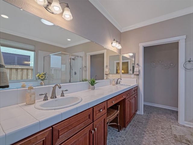 297 Sawmill Ln, Lincoln, CA 95648