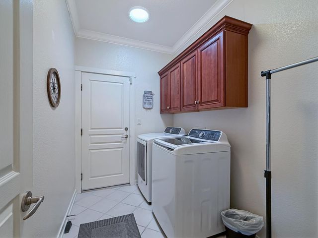 297 Sawmill Ln, Lincoln, CA 95648