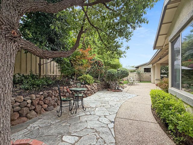 297 Sawmill Ln, Lincoln, CA 95648