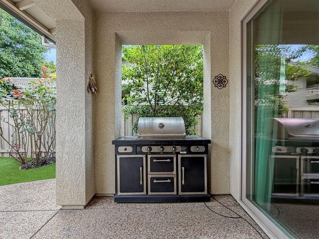 297 Sawmill Ln, Lincoln, CA 95648